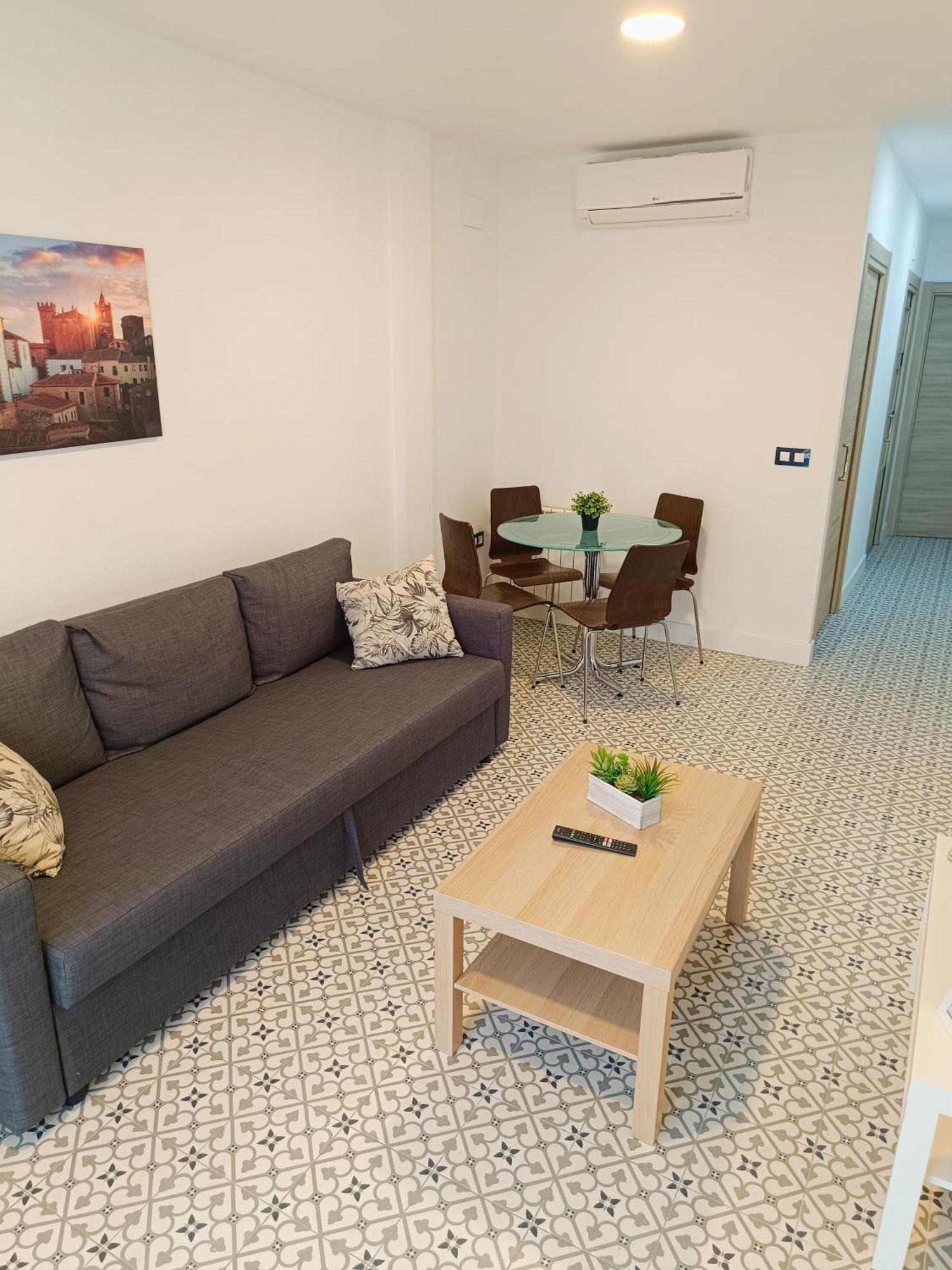 Al-Qazeres Suites Caces Exterior foto